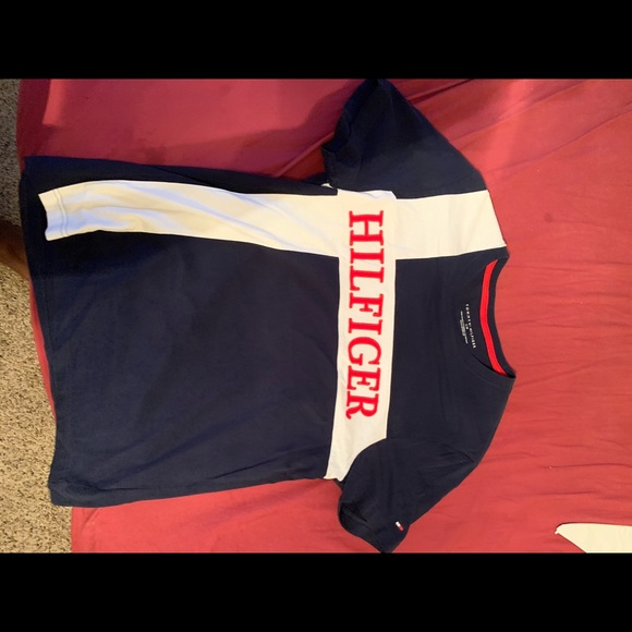 Tommy Hilfiger T-shirt - Picture 2 of 4